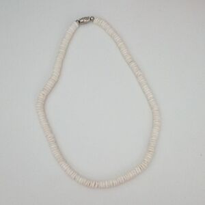 White Shell Choker Necklace With Old Fashion Clasp. Size: